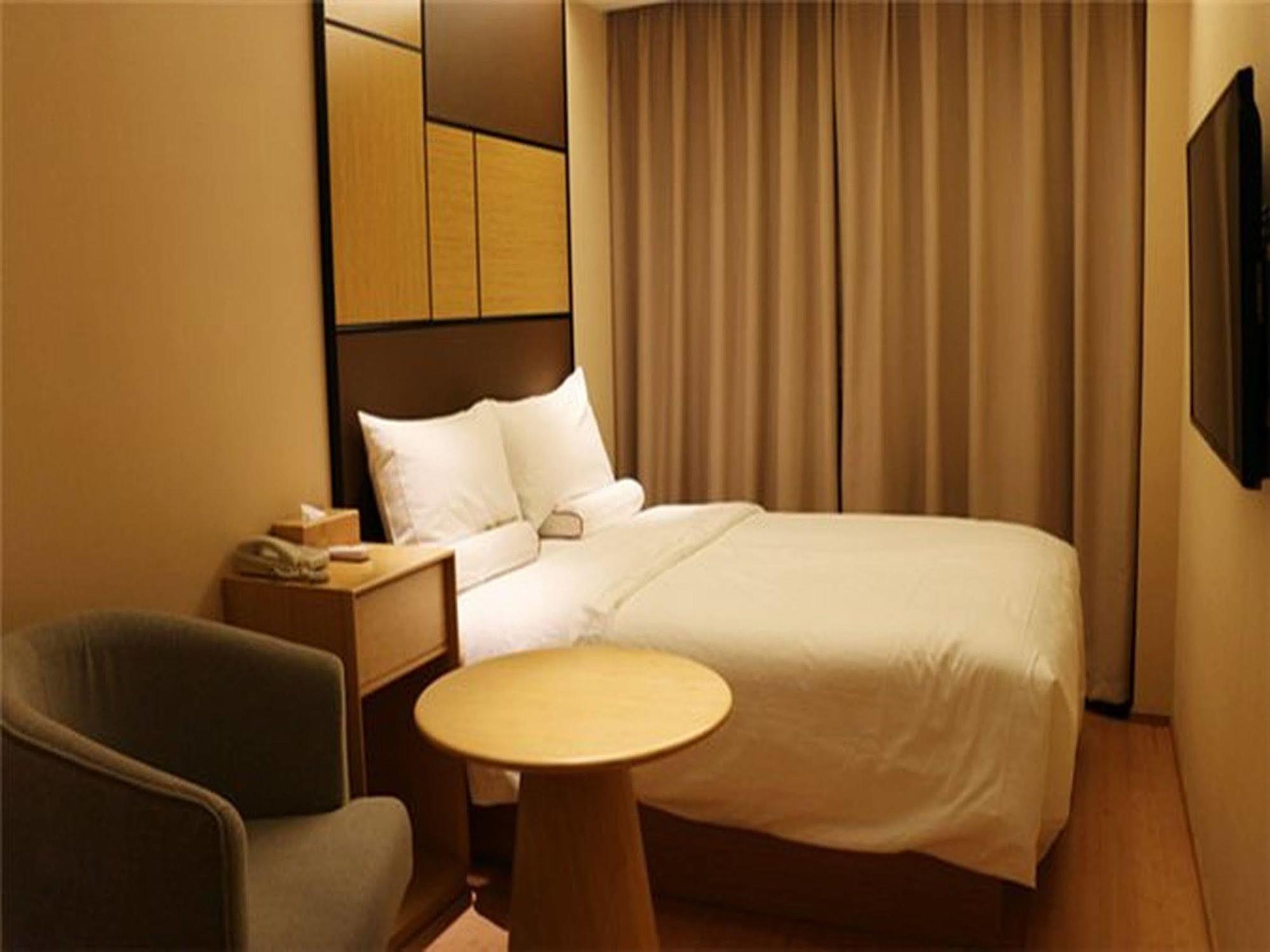 Donghua Hotel Pequim Exterior foto